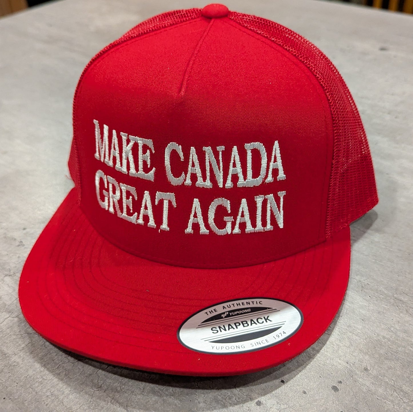 Make Canada Great Again (Flat Brim) 2 Colours